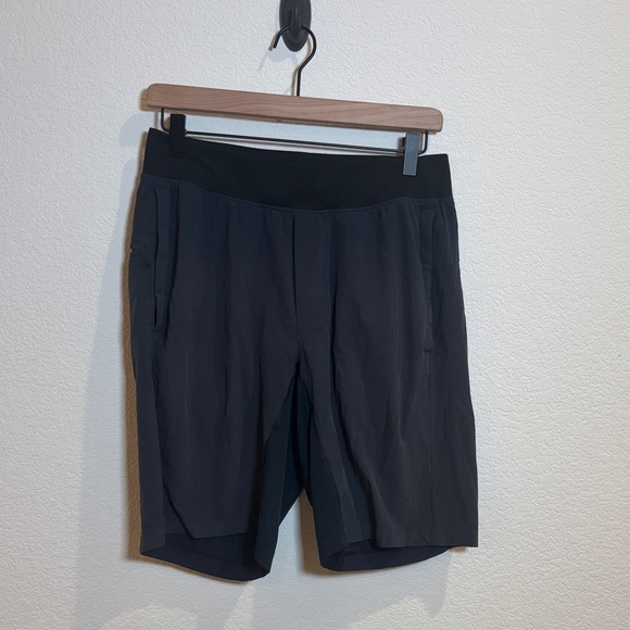 Lululemon Triple Black Men's Shorts Medium Blue Black Medium - Picture 1 of 5